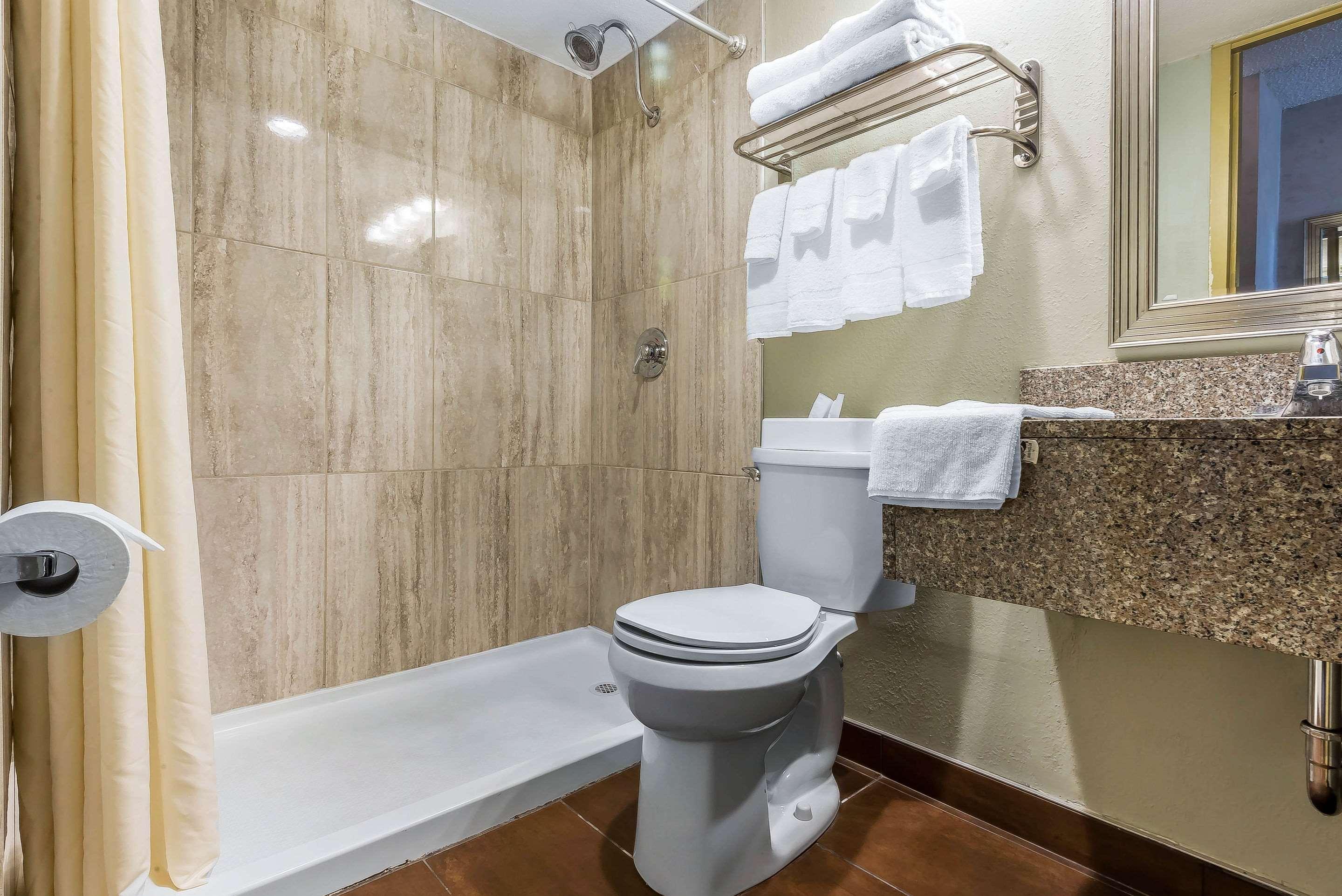 The Hamburg Hotel Bagian luar foto